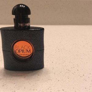 Yves Saint Laurent Black Opium 1oz EDP